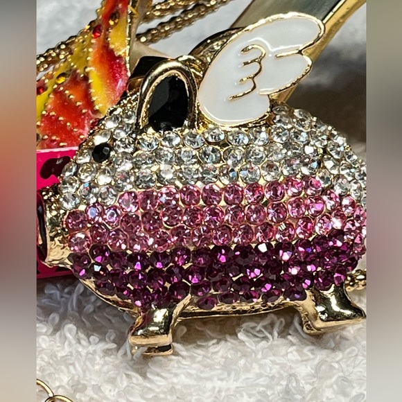 🐷💕💖betsey Johnson flying pig necklace NEW pink/fuchsia - Picture 2 of 11